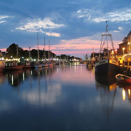 Ostseeblick, Direkt Am Alten Strom Росток Экстерьер фото